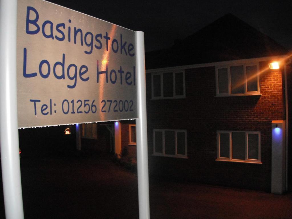 Basingstoke Lodge 外观 照片
